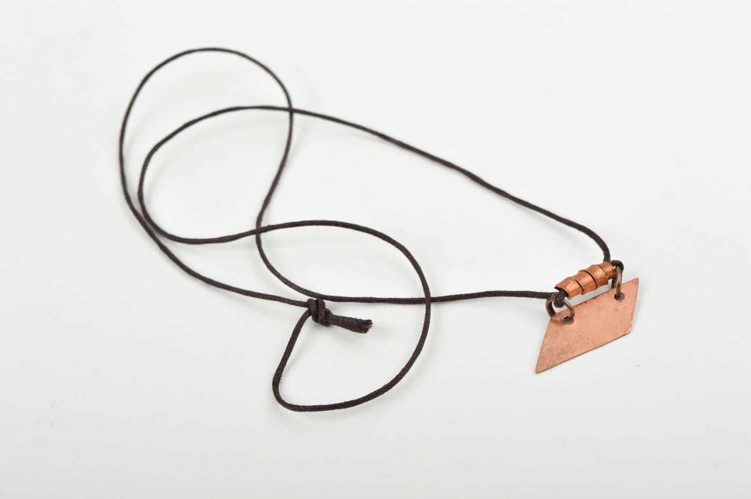 Pendentif en métal Bijou fait main design de créateur cuivre Accessoire femme photo 4