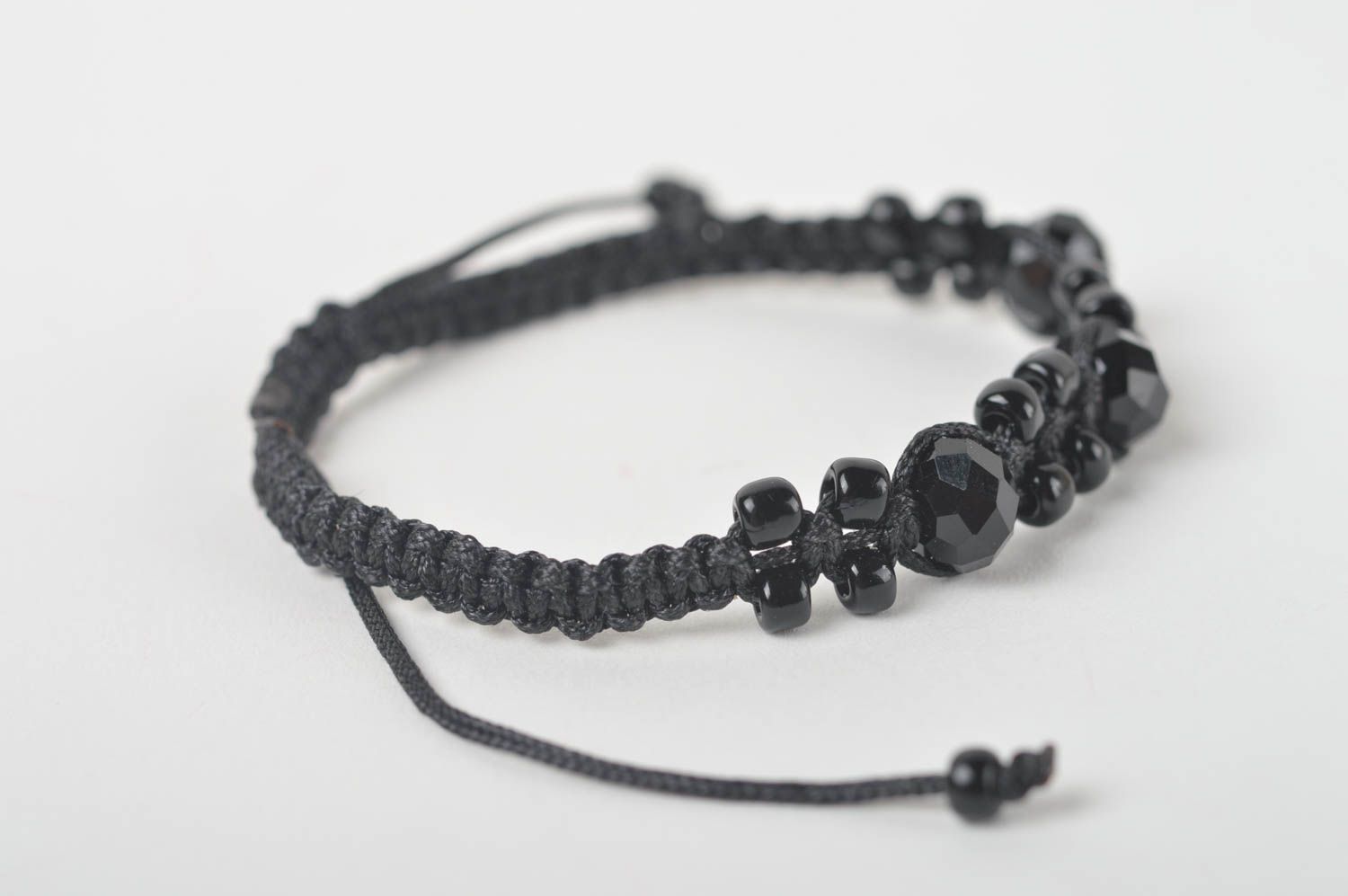 Bracelet tressé Bijou fait main noir avec perles à facettes Cadeau femme photo 4