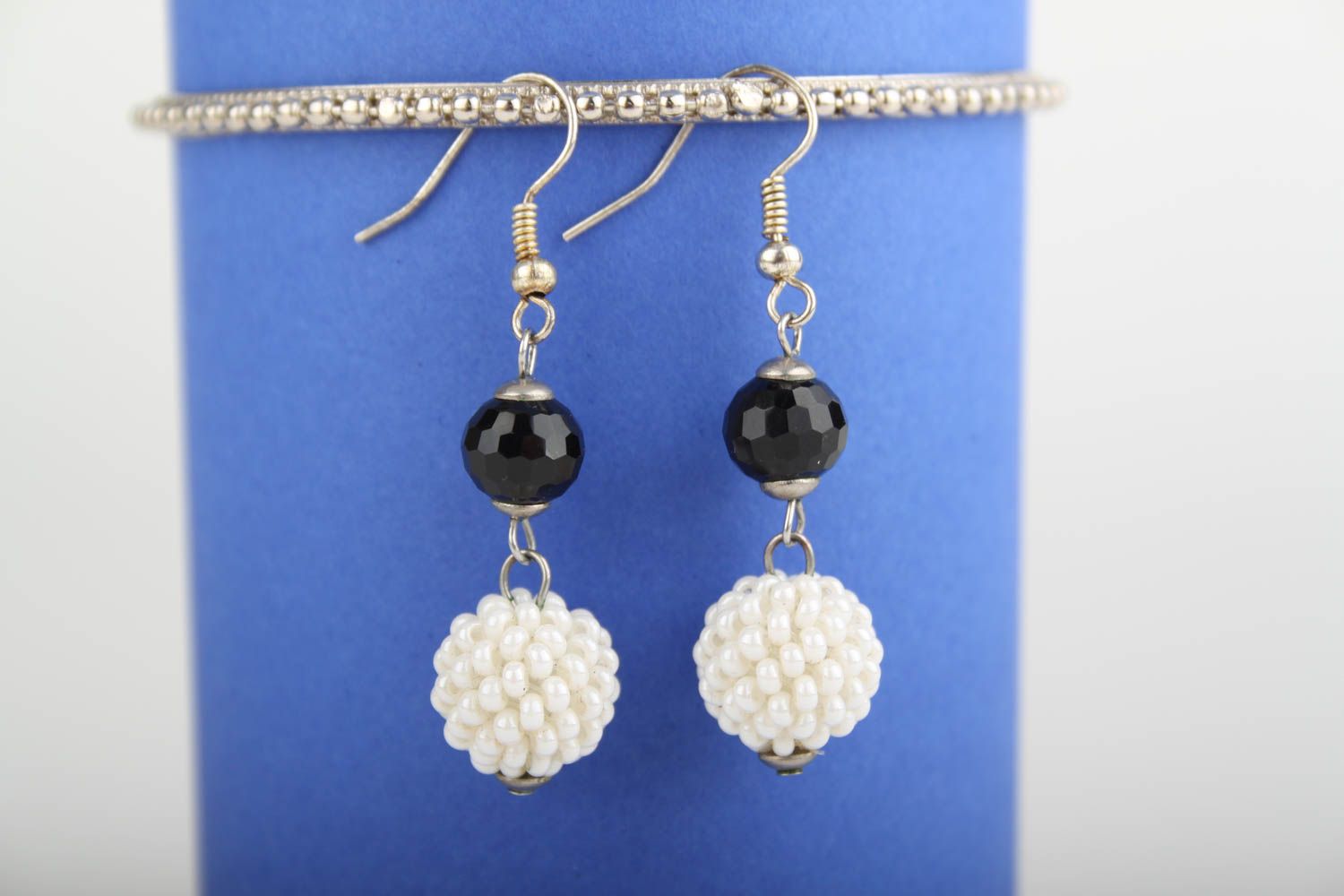 Handmade beaded earrings exclusive earrings with charms trendy bijouterie photo 1