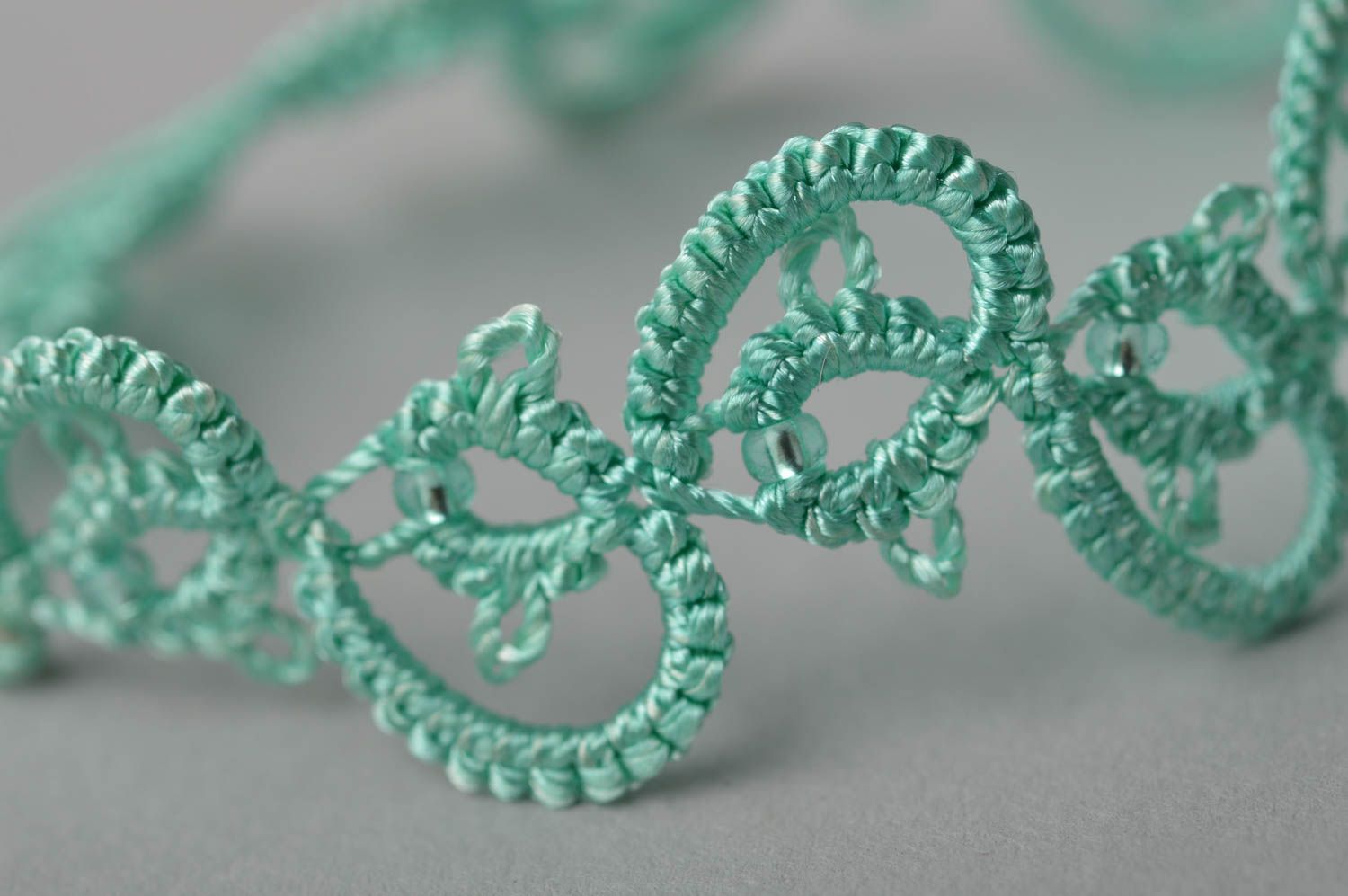 Bracelet textile Bijou fait main couleur vert pastel Accessoire femme design photo 4