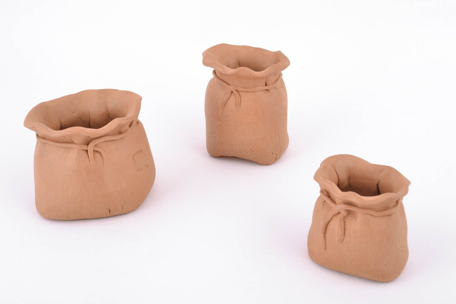 Petits pots de cuisine en céramique bruns faits main originaux 3 pièces  photo 2