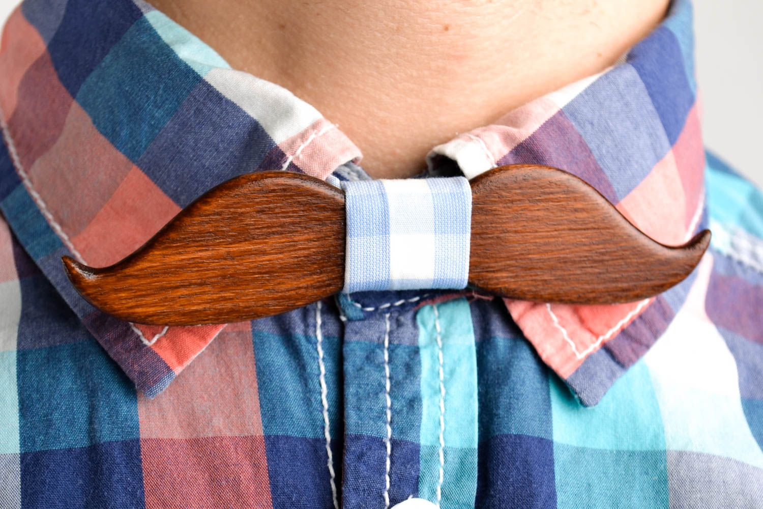 Corbata de lazo hecha a mano de madera accesorio de moda regalo original foto 1