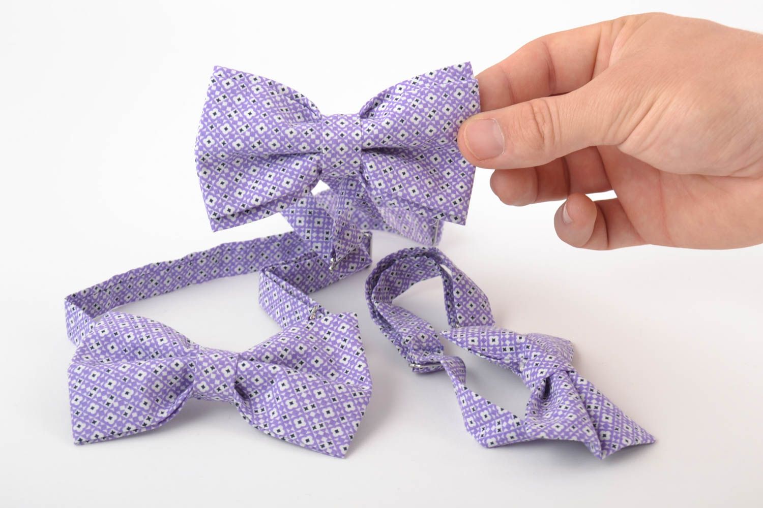 Набор галстуков бабочек из ткани ручной работы красивых сиреневых ярких 3 шт фото 4