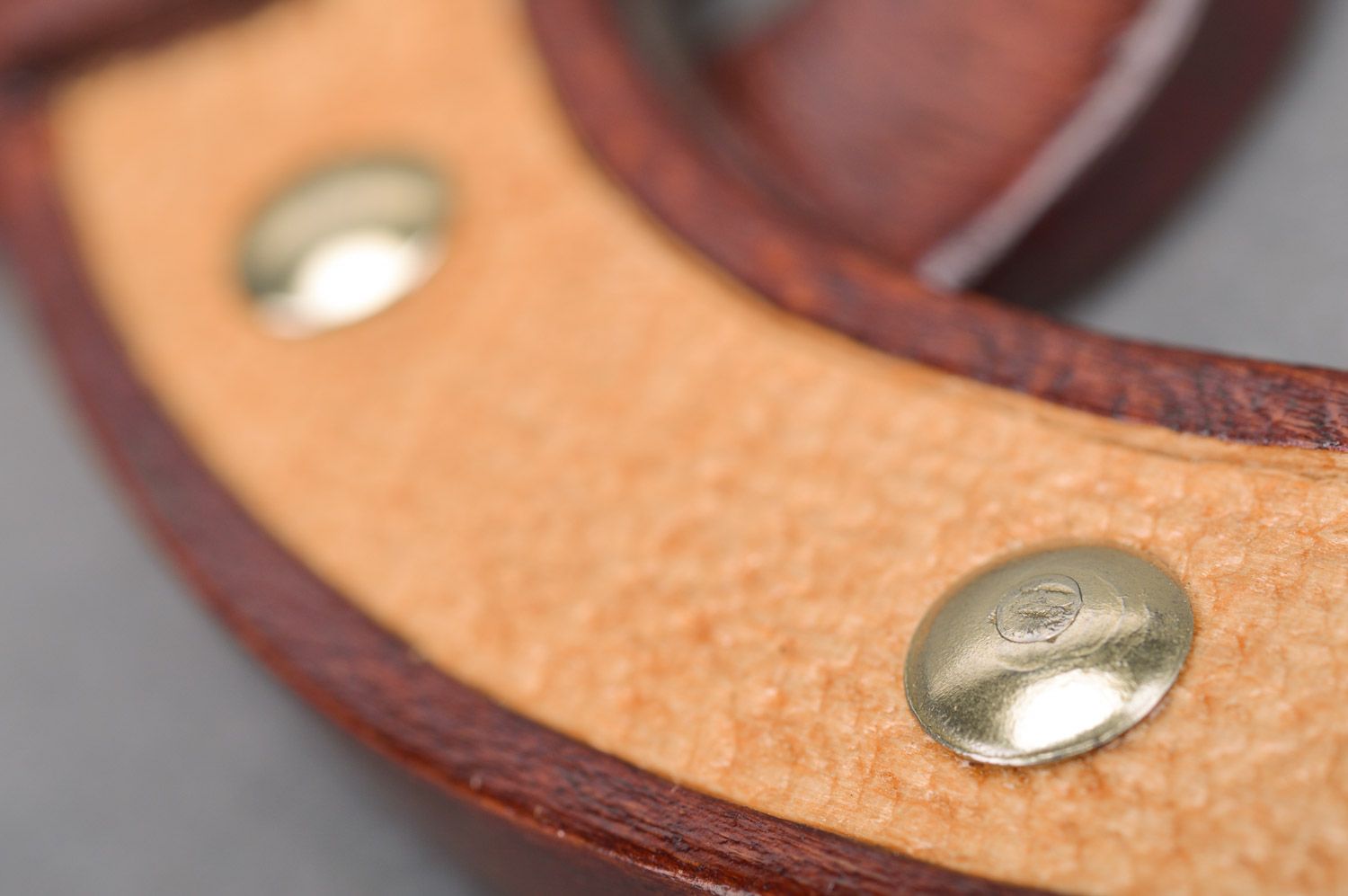 Origineller Holz Wandhaken für Schlüssel handmade in Form vom Hufeisen mit 3 Haken foto 4