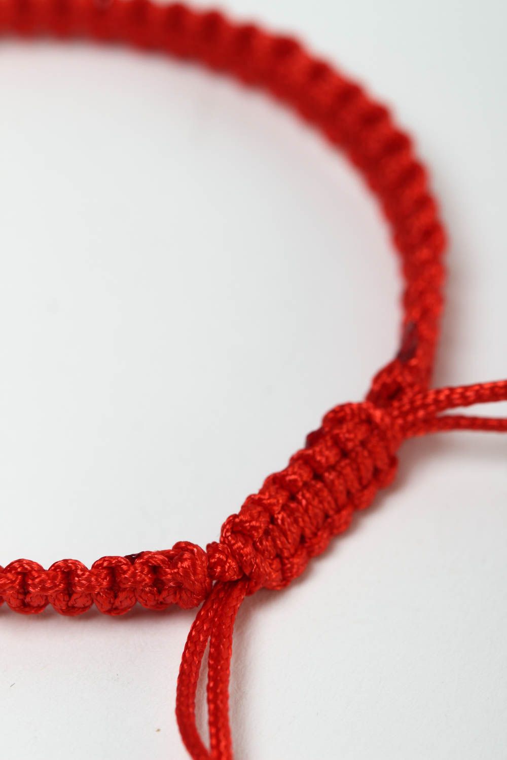 Плетеный браслет ручной работы браслет из ниток оберег модный браслет красный фото 4