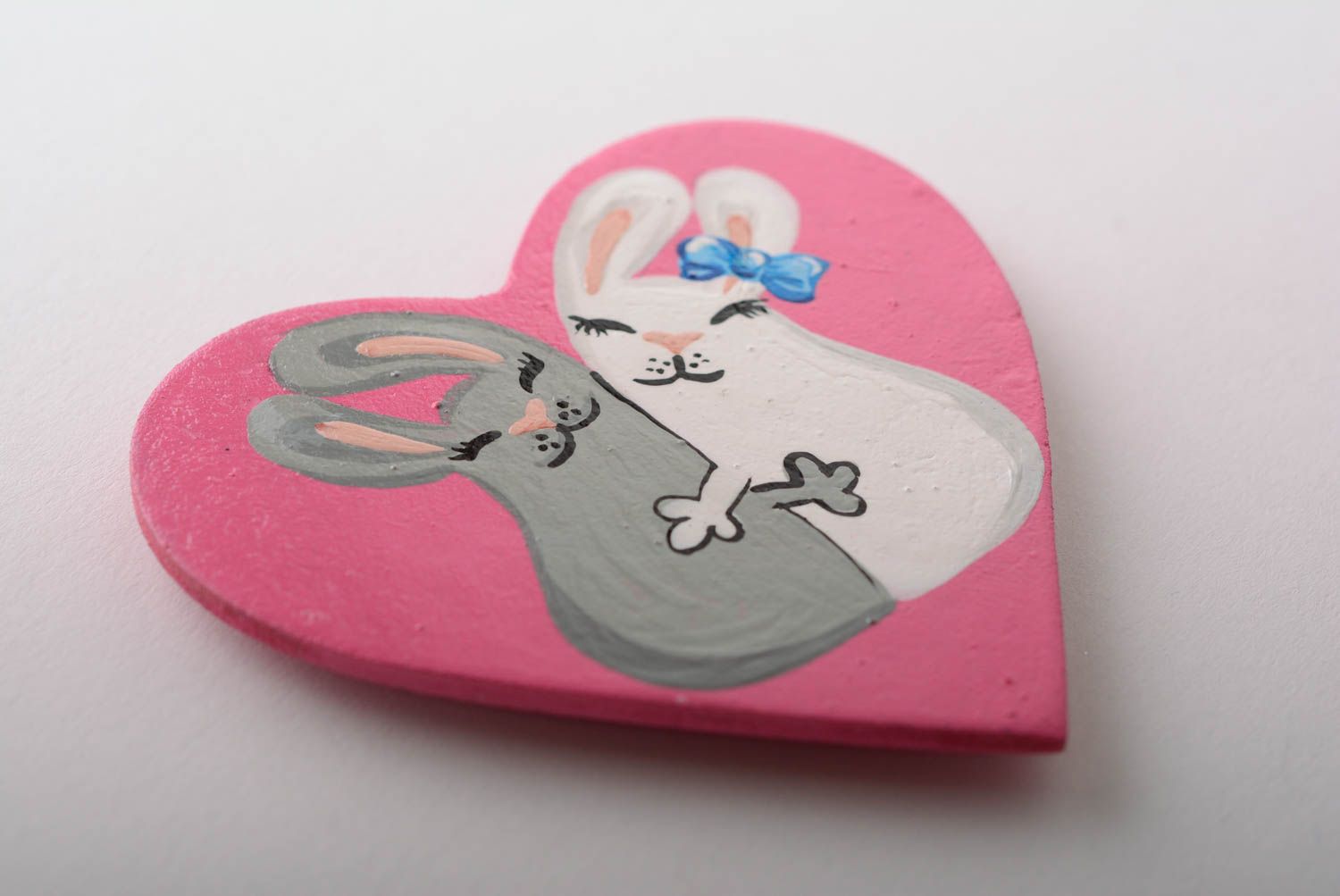 Magnet pour frigo Coeur rose avec deux lapins décor original en bois fait main photo 3