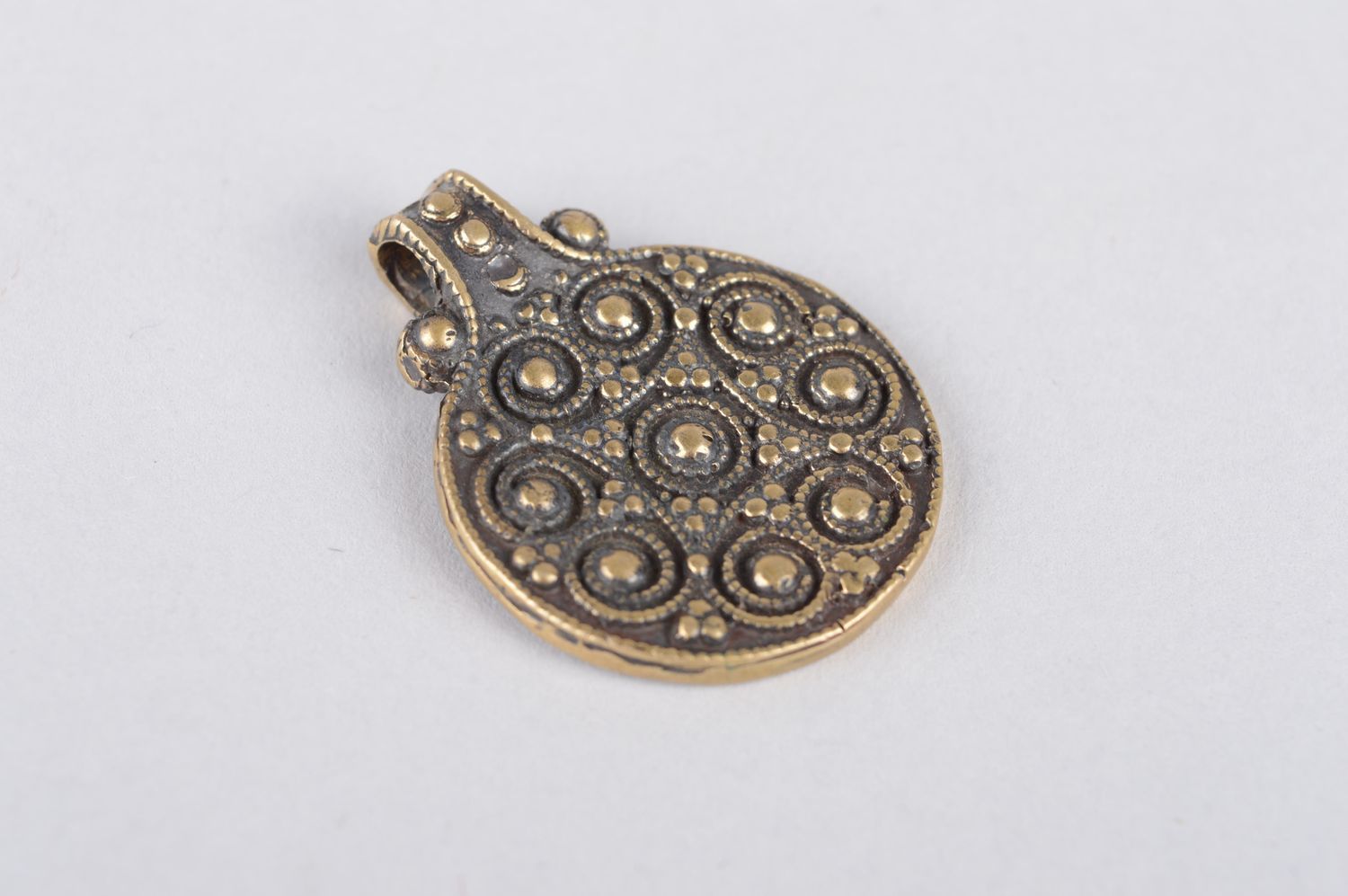 Pendentif métal Bijou fait main bronze design Accessoire original unisexe photo 3