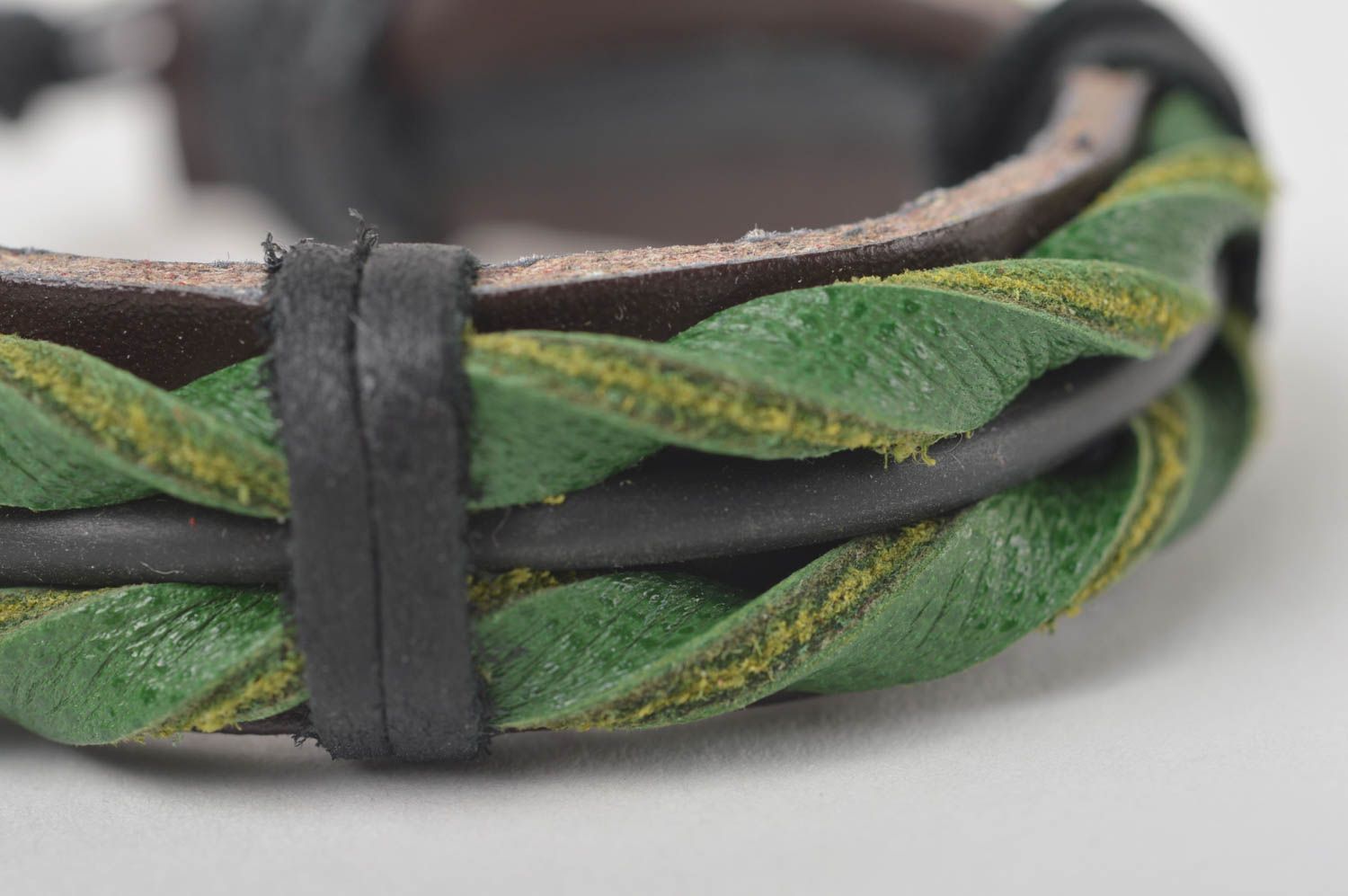 Bracelet cuir Bijoux fait main marron vert design original Accessoire cuir photo 5