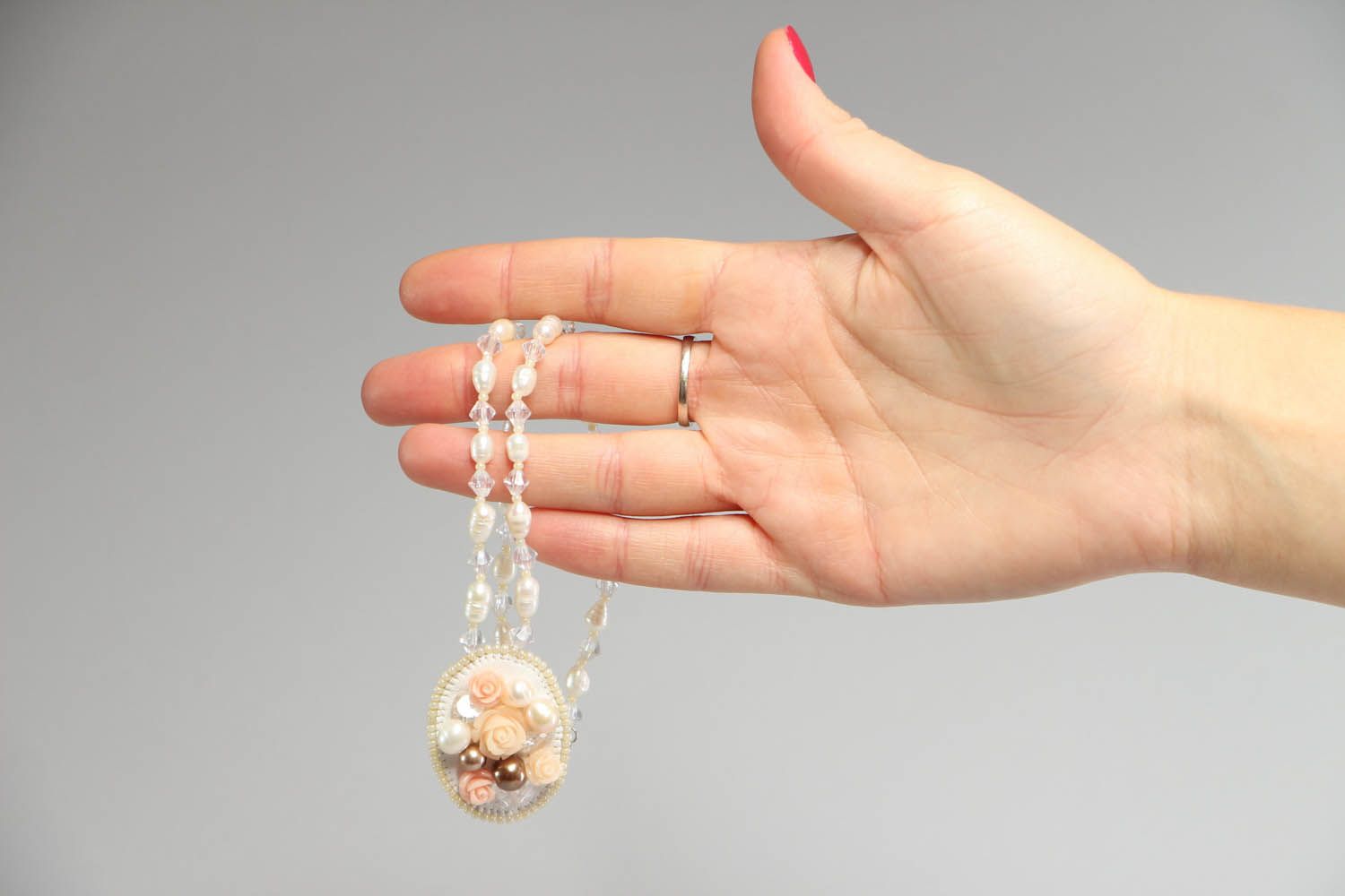 Pendant with pearls and zirconium photo 4