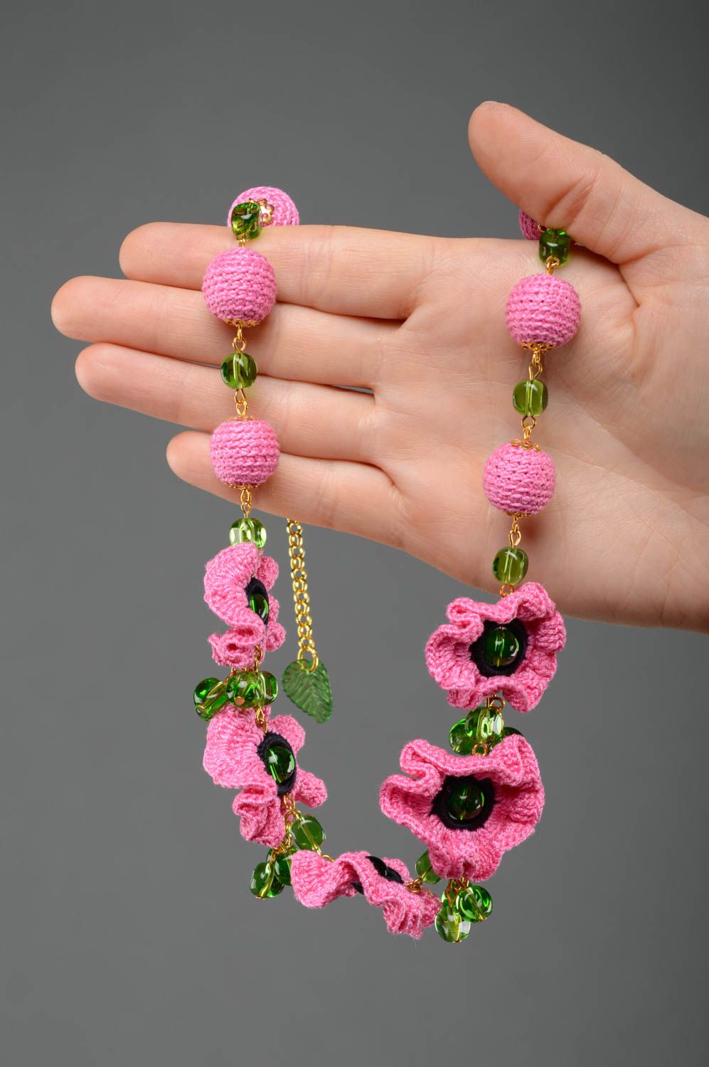 Floral crochet bead necklace of pink color photo 4