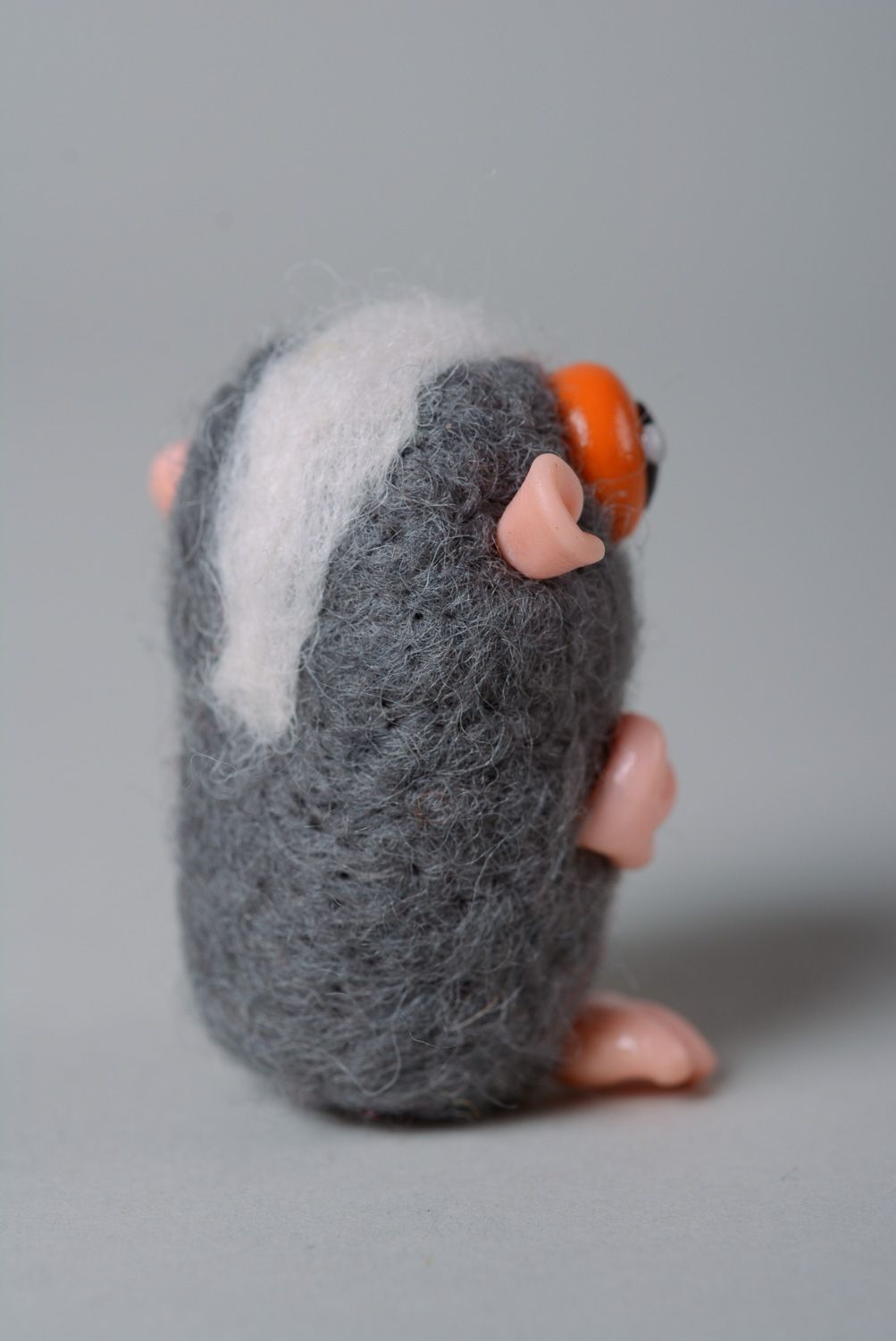 Miniatur Kuscheltier Lemur aus Wolle in Trockenfilzen Technik foto 3
