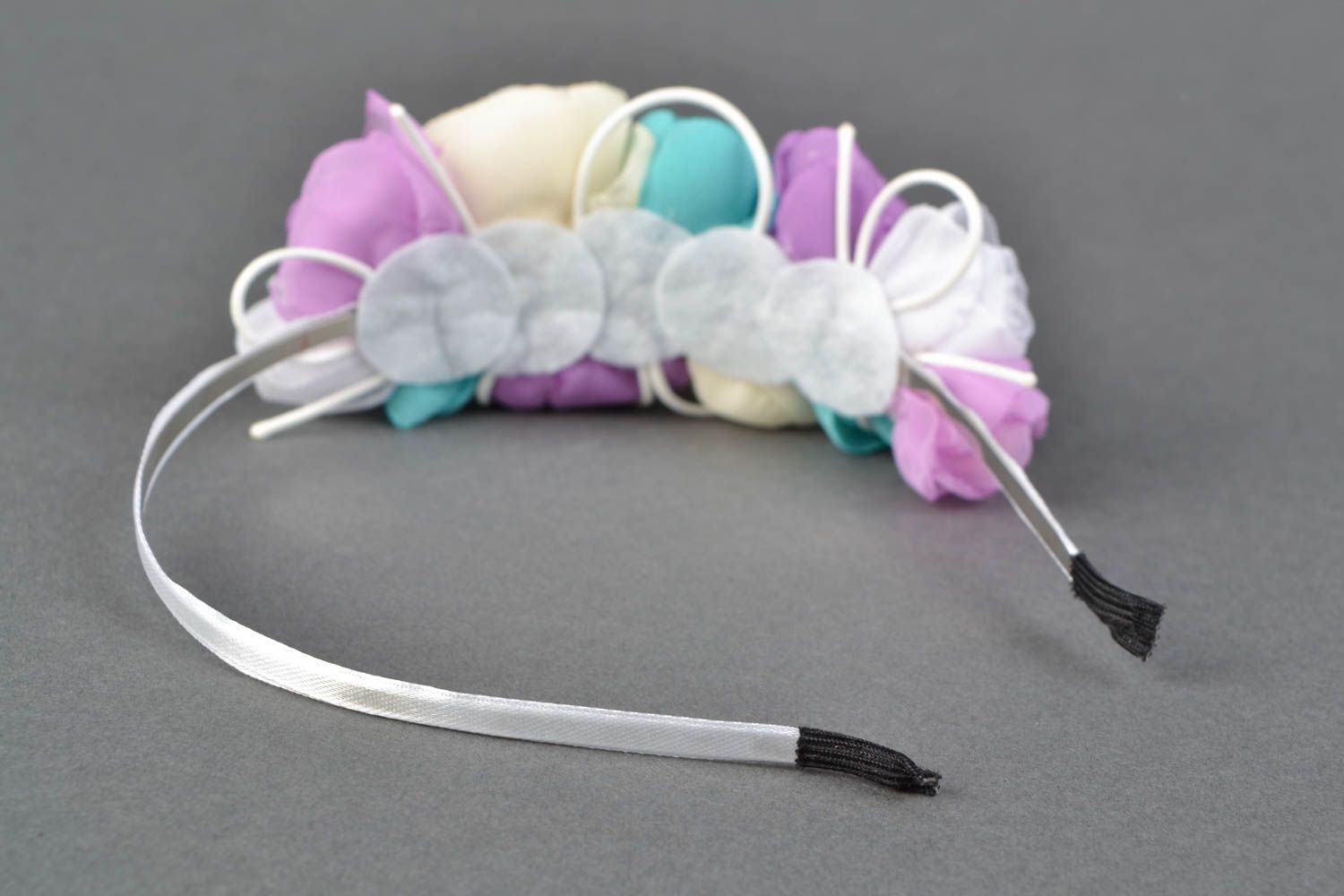 Handmade tender headband with flowers photo 4