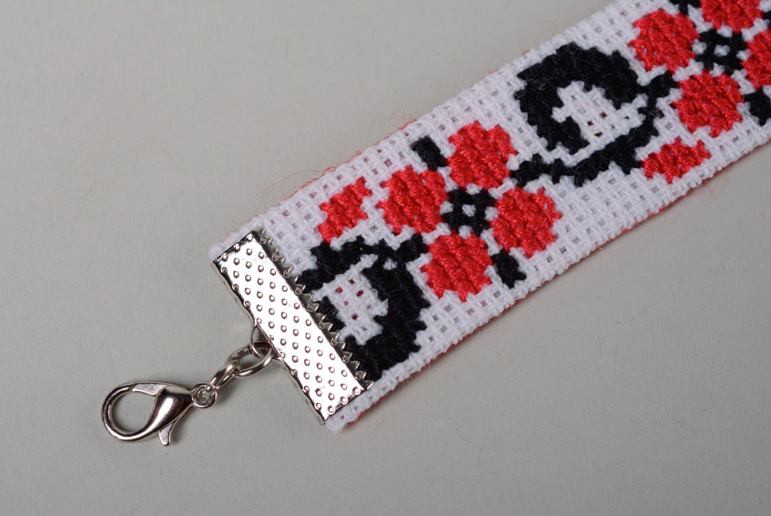 Handmade contrast cross stitch embroidered bracelet in ethnic style photo 3