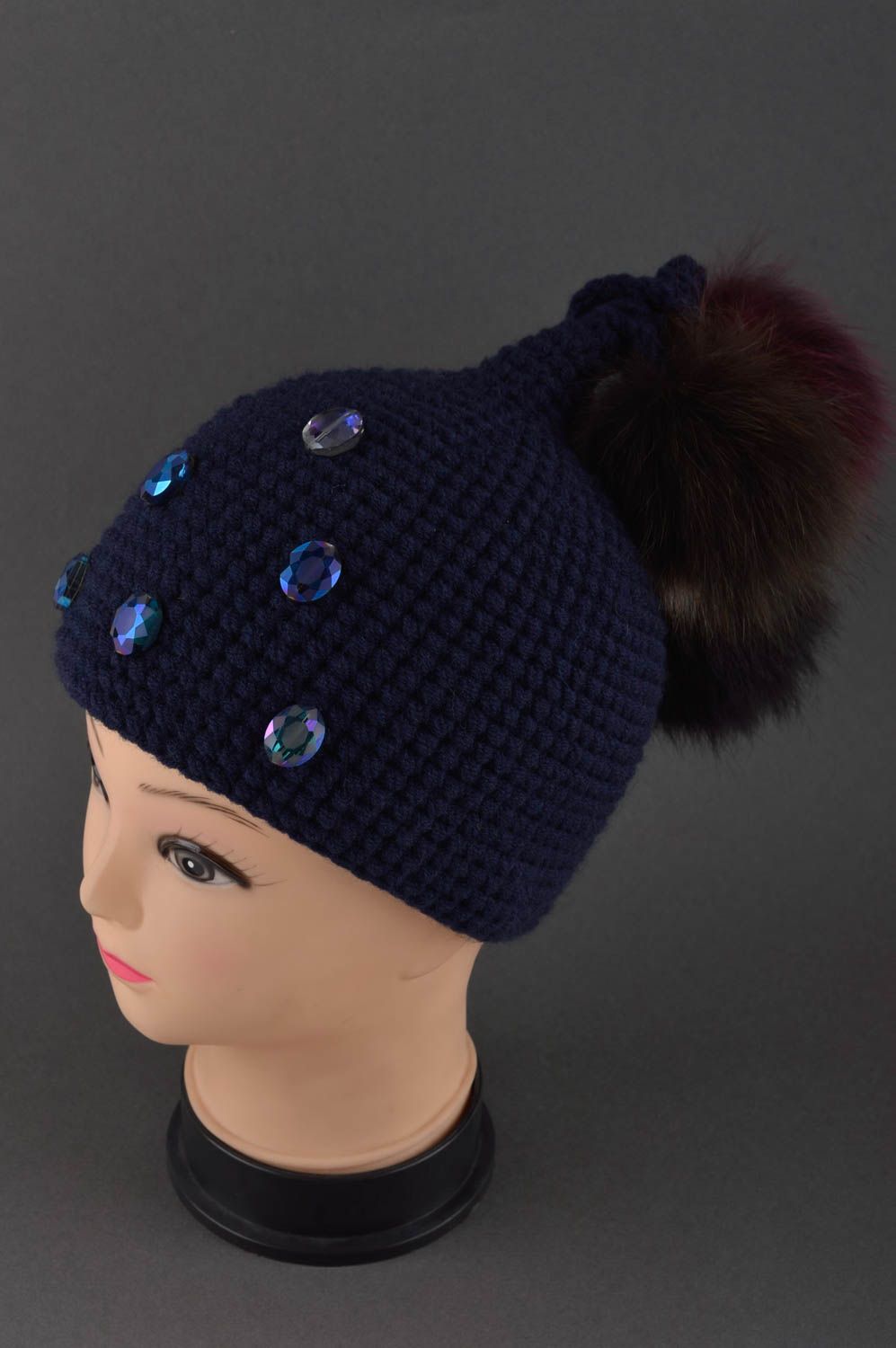 Шапка с мехом лисицы ручной работы зимняя шапка синяя красивая вязаная шапка фото 1