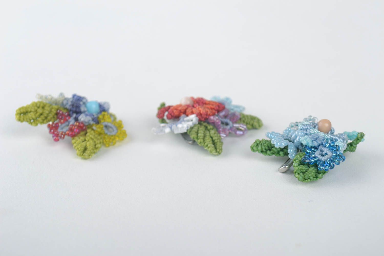 Украшения ручной работы броши цветы плетеные броши разноцветные макраме 3 шт фото 4