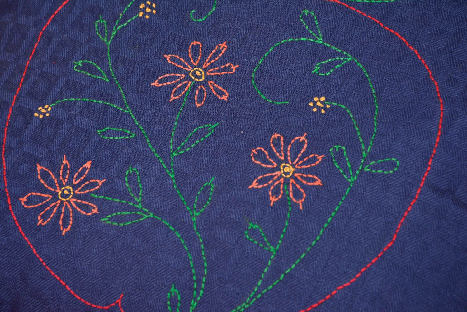 Funda de almohada de tela natural de satén azul bordada a máquina artesanal foto 3