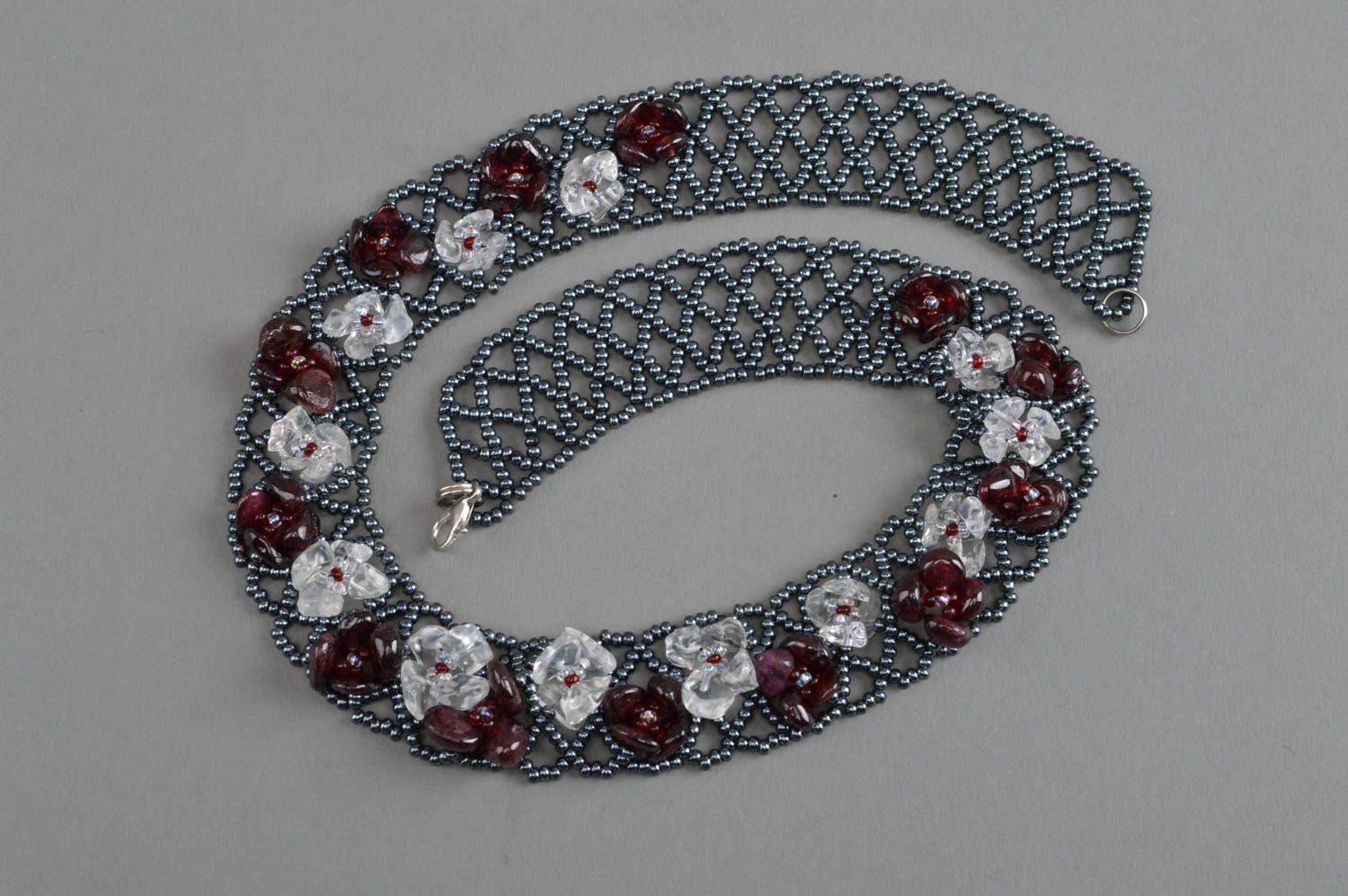 Оригинальное красивое ожерелье из бисера и натуральных камней ручной работы фото 3