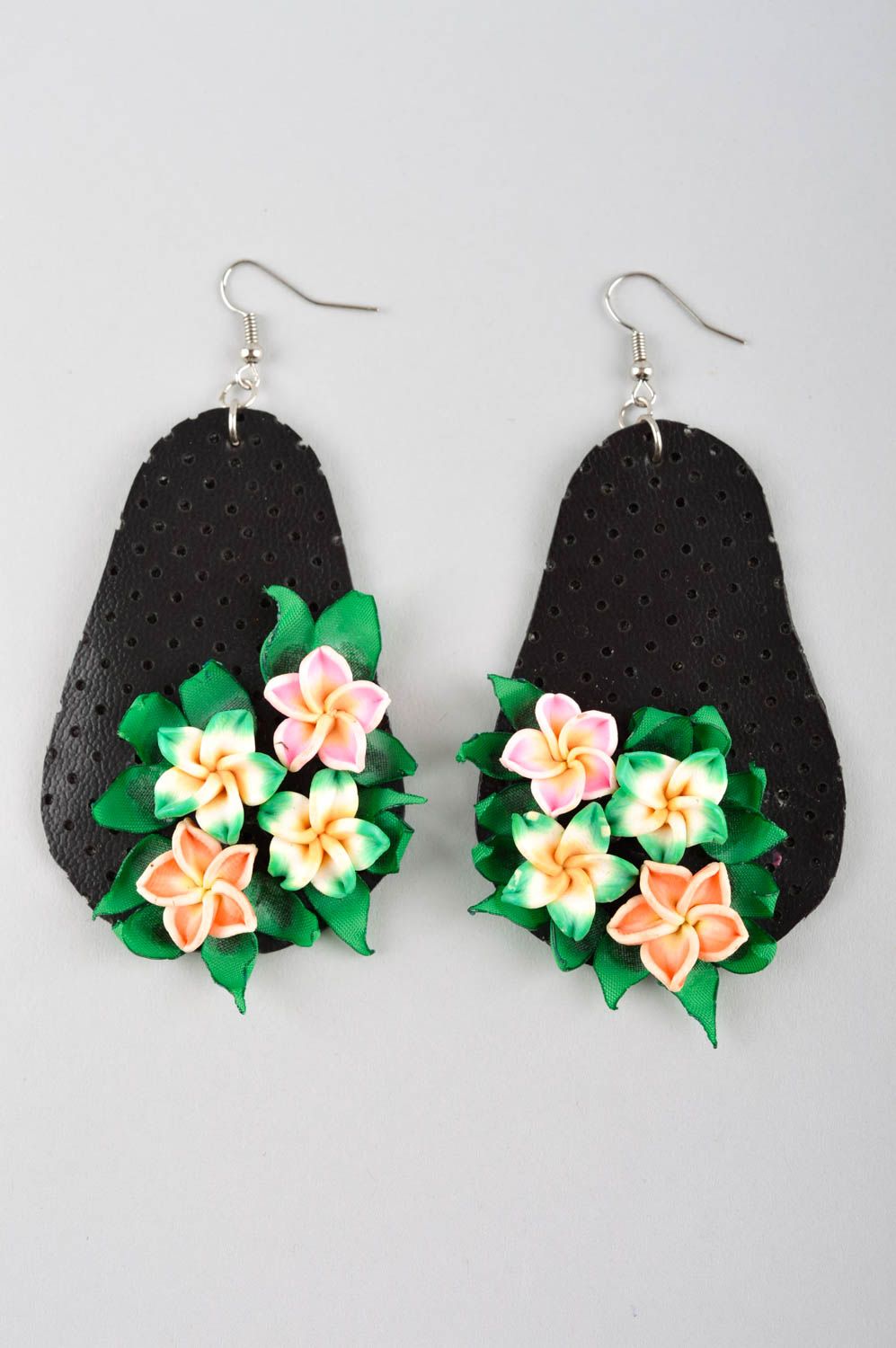 Handcrafted jewelry leather accessories dangling earrings flower jewelry photo 3