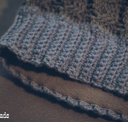 Bonnet tricoté au crochet en laine naturelle avec pompon gris fait main unisexe photo 4