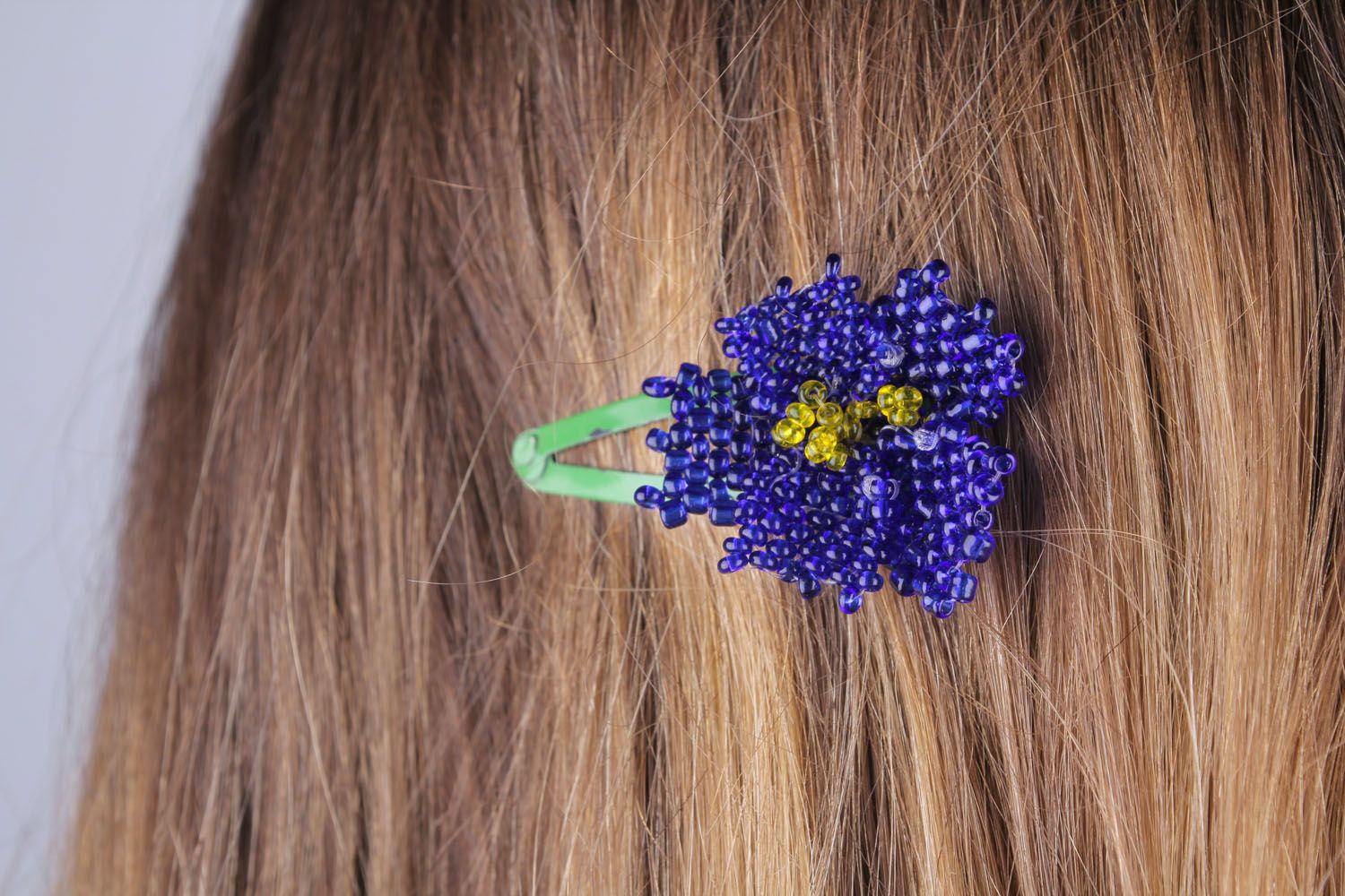 Pince à cheveux en perles de rocaille Bleuet photo 5