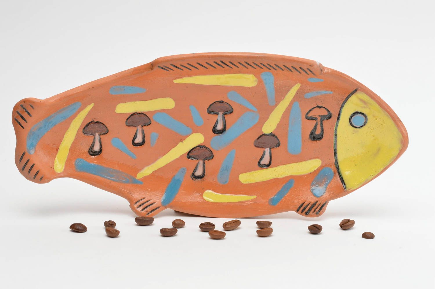 Dekorativer Teller für Interieur aus Ton handmade Haus Schmuck Fisch mit Pilzen foto 1