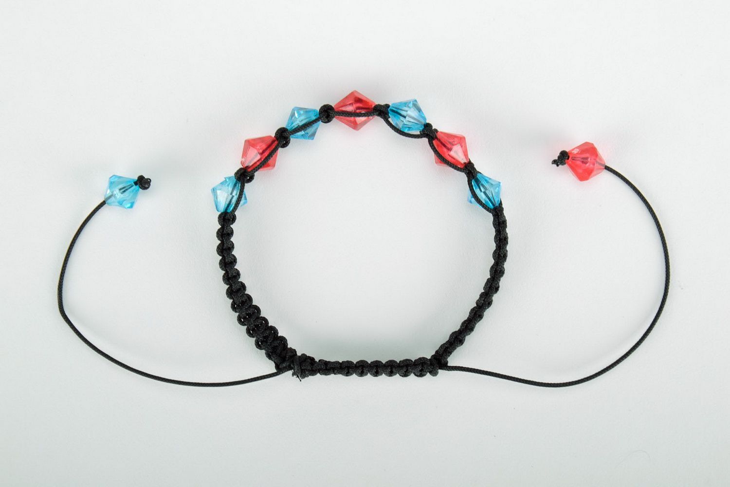 Bracelet perles en bois/plastique/pierres rouge bleu photo 4
