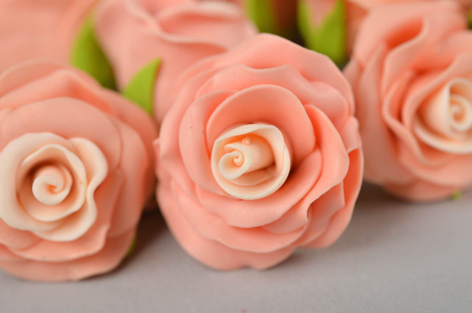 Collier fantaisie Bijou fait main fleurs roses pâte polymère Accessoire femme photo 3