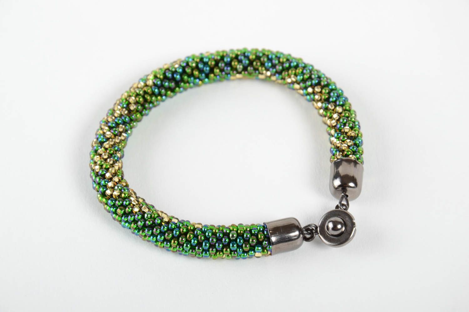 Bracelet en perles de rocaille Bijou fait main vert au crochet Cadeau pour femme photo 3