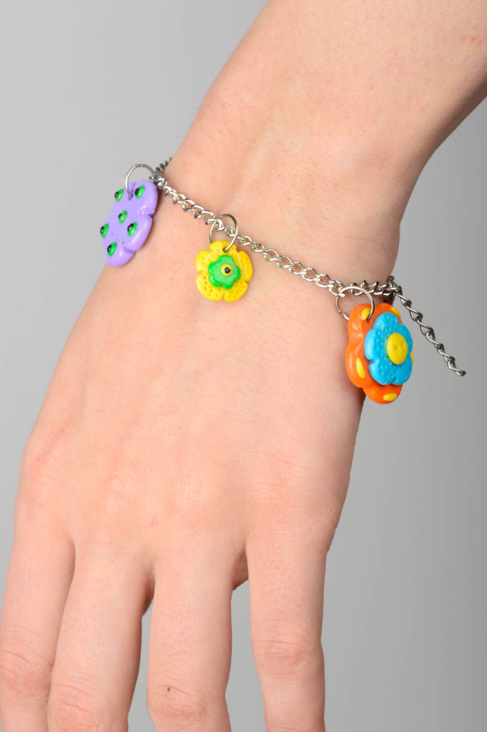 Bracelet design fait main Bijoux pâte polymère Accessoire femme Bracelet fleurs photo 2