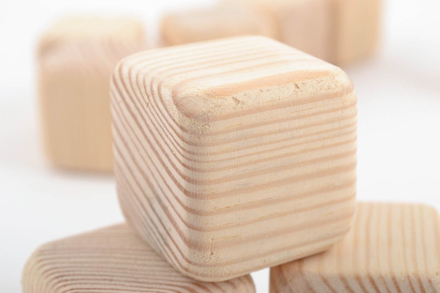 Cubos de juguete de madera hechos a mano material para manualidades foto 2