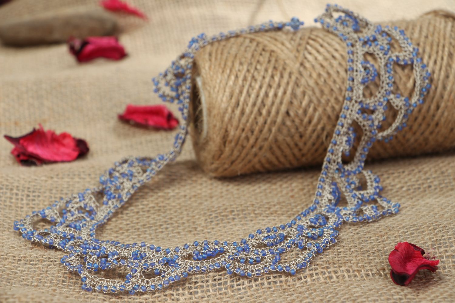 Колье вязаное ажурное красивое с бисером  фото 5