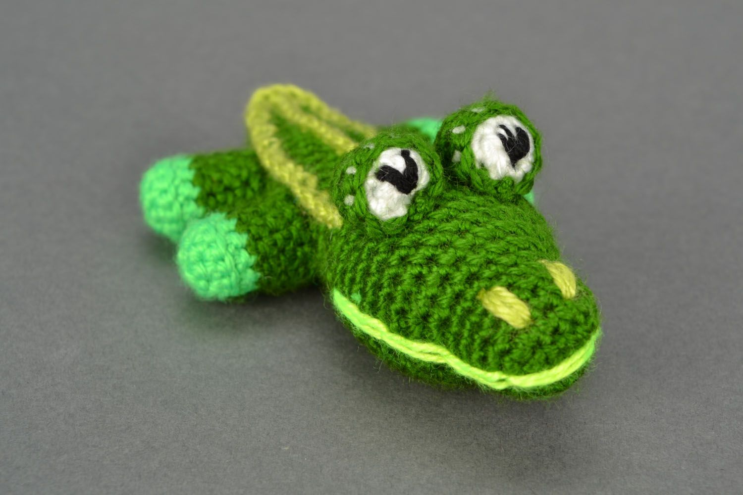Brinquedo macio de malha feito à mão Crocodilo foto 1