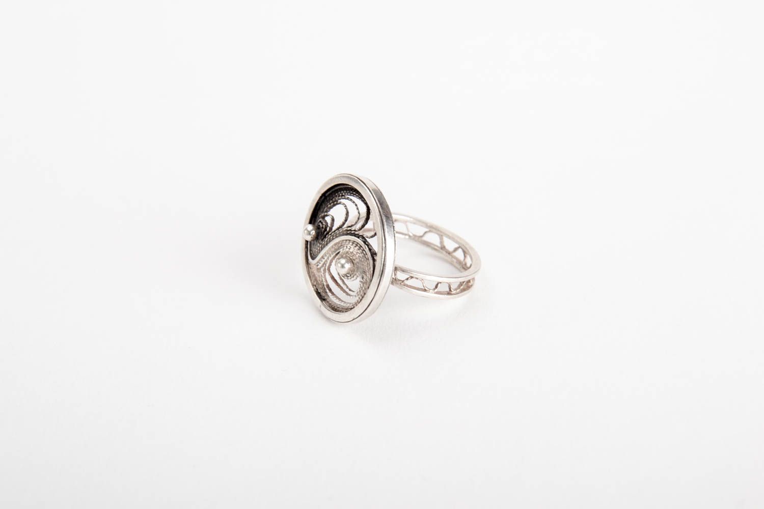 Stylish handmade silver ring designs beautiful jewellery fashion trends photo 3