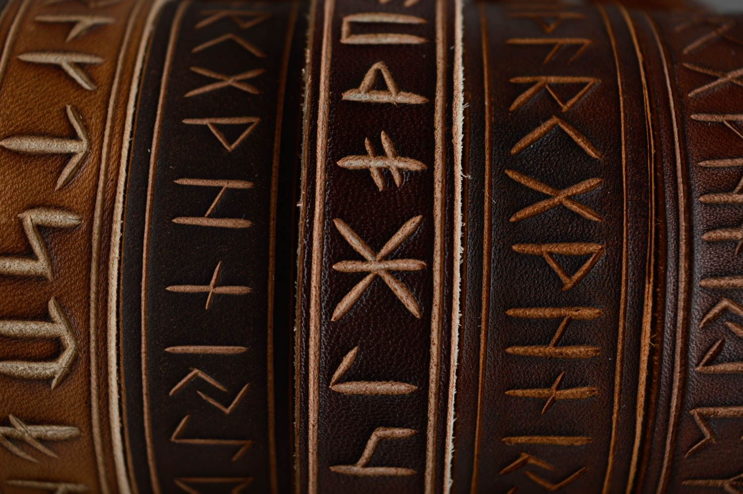 Bracelet en cuir réglable brun avec runes fait main unisexe cadeau original photo 5