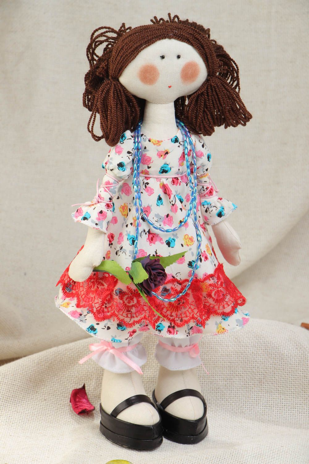 Schöne Designer handmade Puppe aus Textil im Kleid für Interieur  foto 1