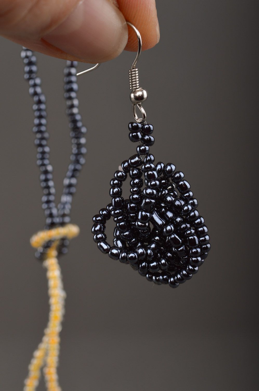 Handmade evening jewelry set black beaded dangle earrings and thin bracelet photo 3