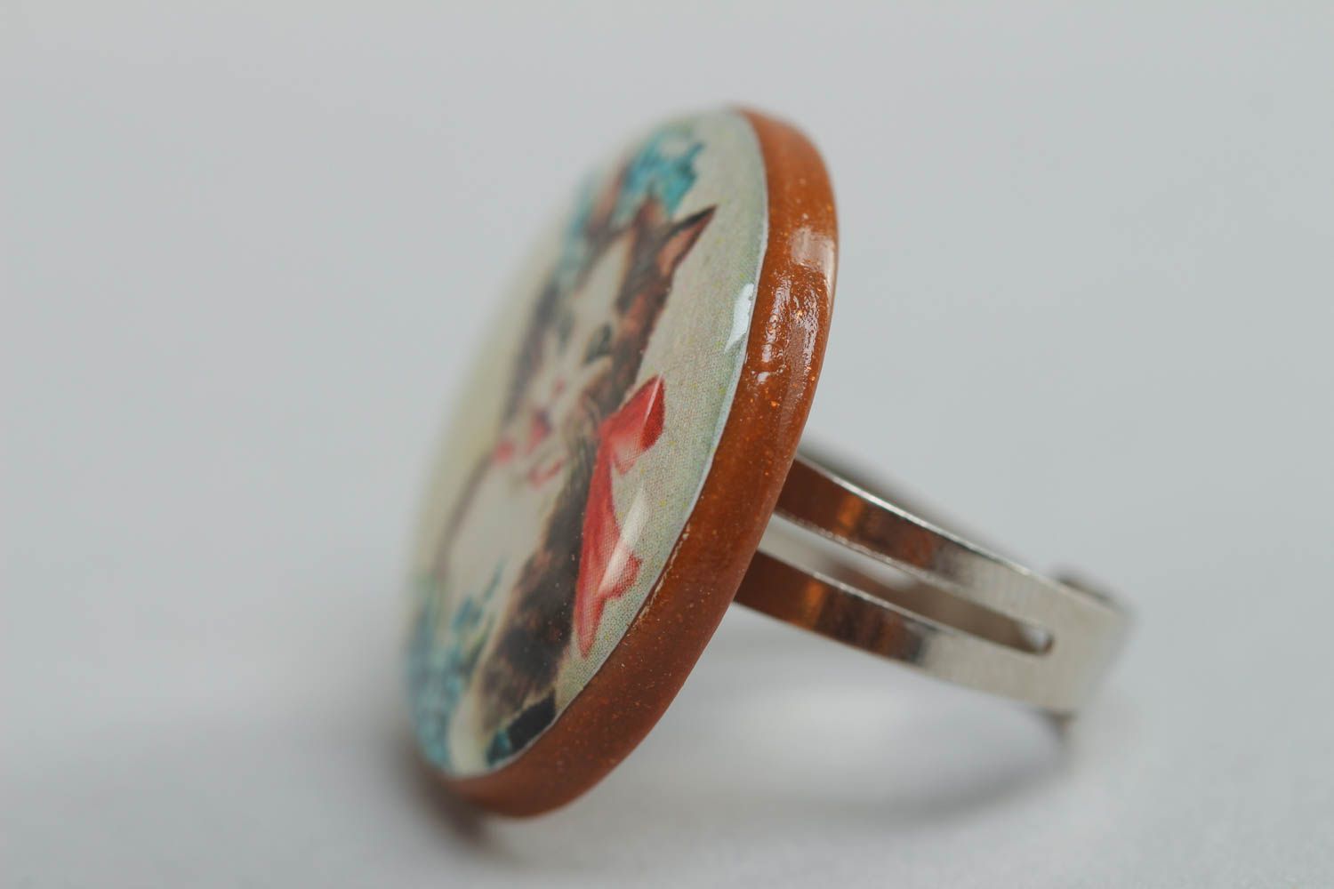 Beautiful handcrafted vintage ring made of polymer clay and glass glaze with a lovely cat print photo 2