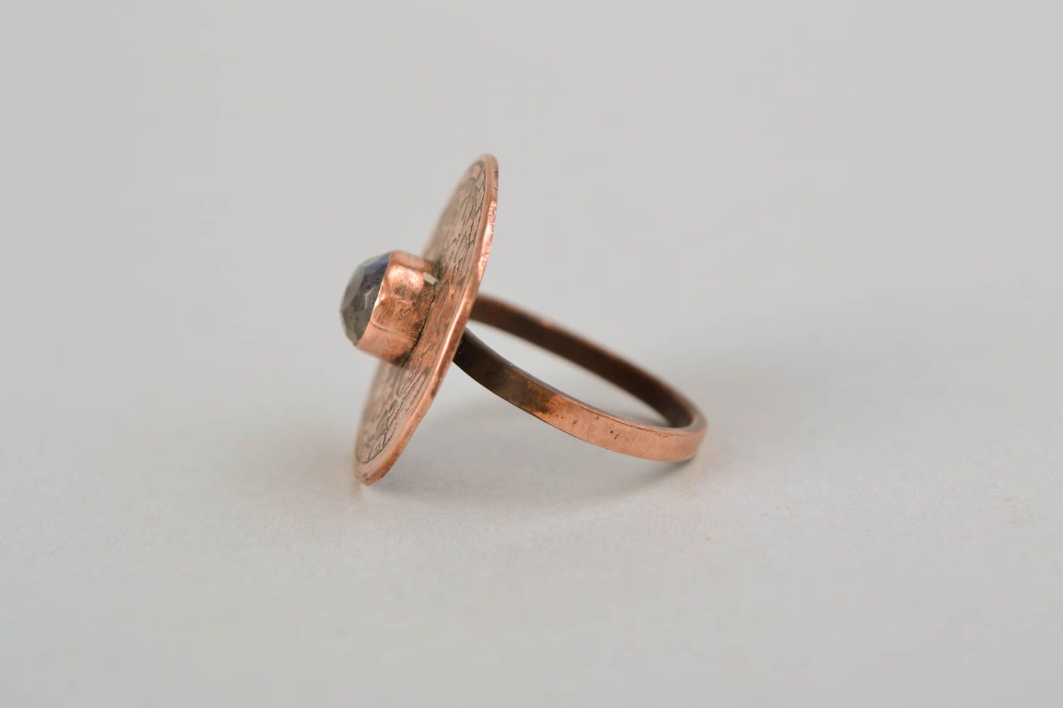 Copper ring with labradorite photo 3