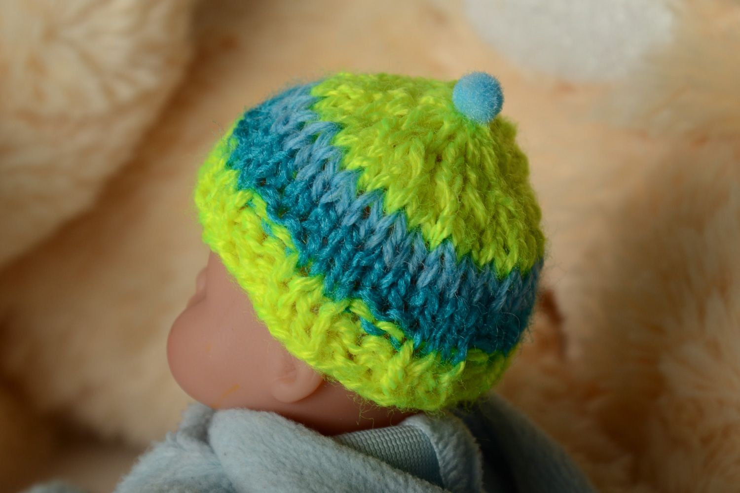 Homemade knitted acrylic and cotton Easter egg cozy photo 1