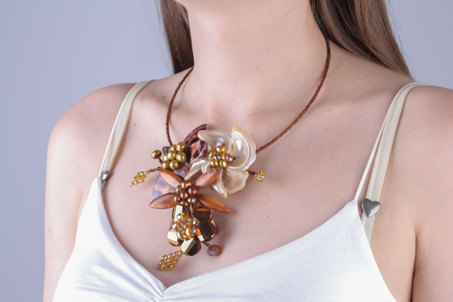 Necklace with natural stones and nacre photo 3