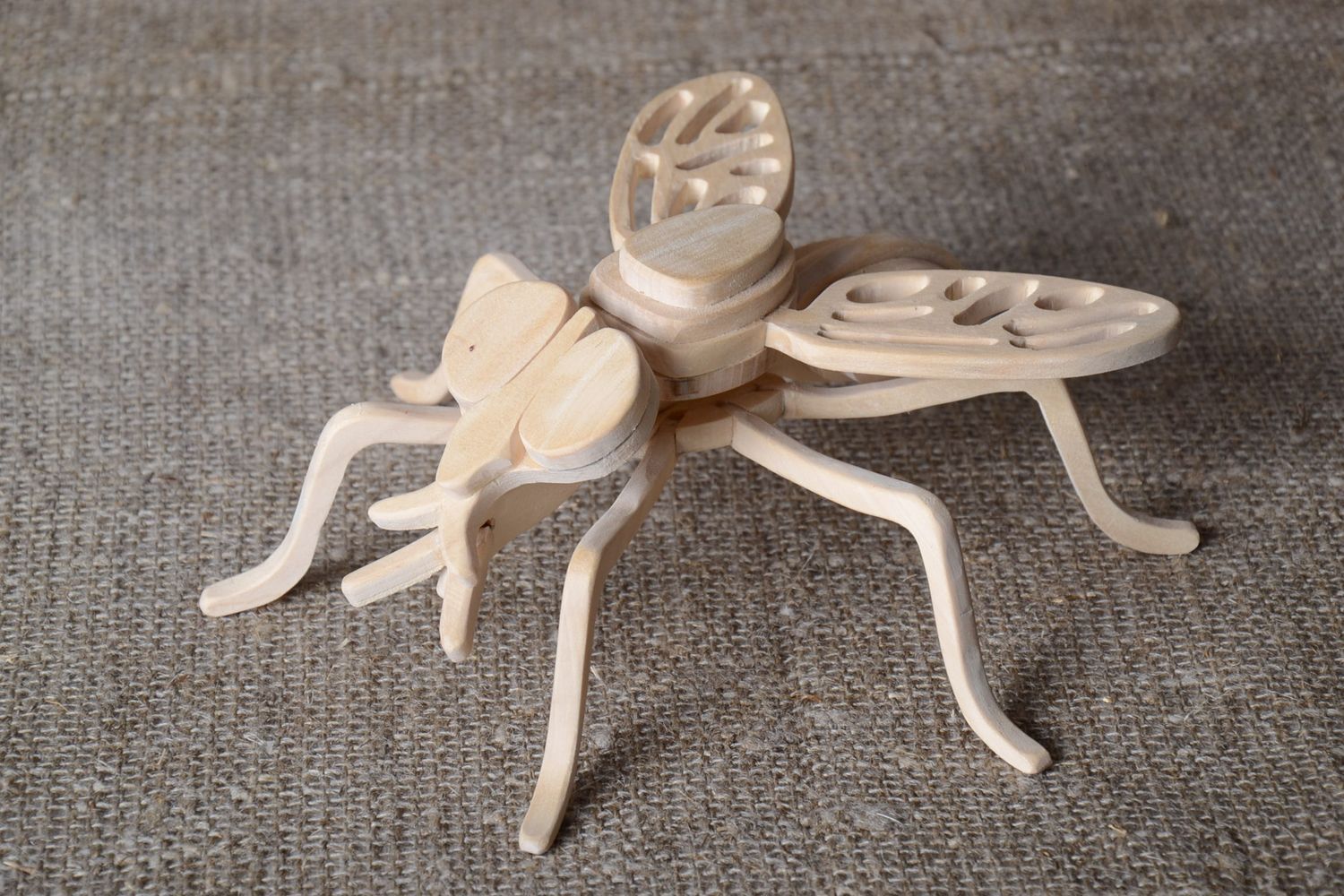Figurine Insecte en bois fait main Statuette déco mouche Décoration maison photo 1