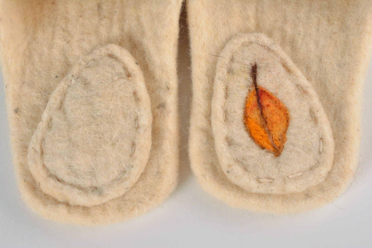 Schöne Hausschuhe handmade Accessoire für Frauen Damen Pantoffeln aus Filz  foto 5