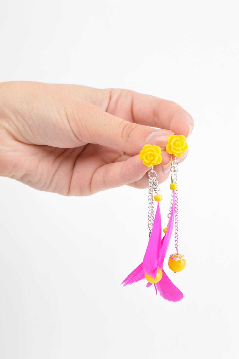 Handmade Ohrringe mit Steinen Accessoire für Frauen Designer Schmuck mit Federn foto 2