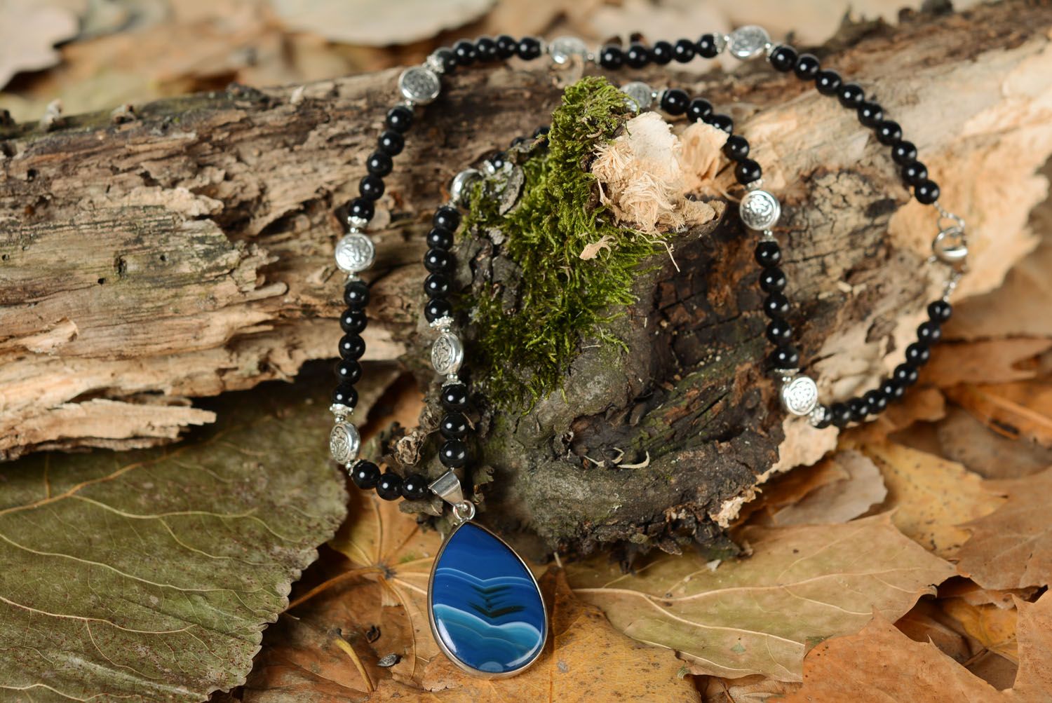 Designer necklace made of agate photo 1