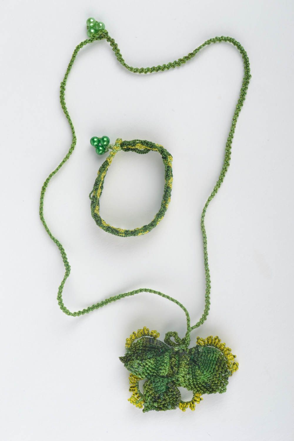 Pendentif macramé Bracelet textile Bijou fait main tons verts Bijoux originaux photo 4