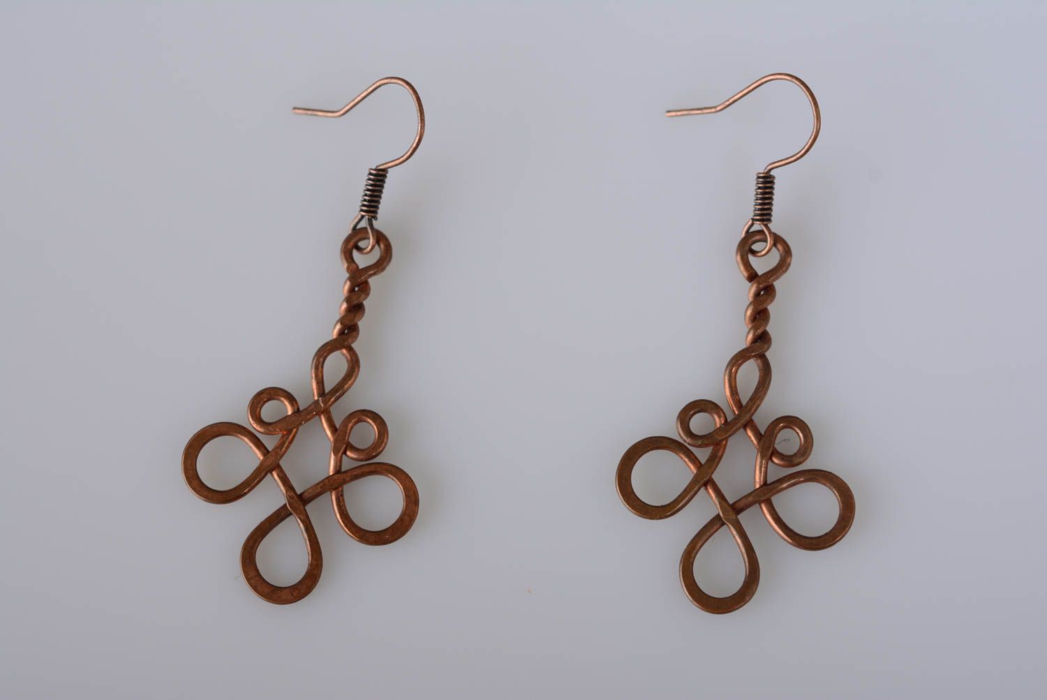 Boucles d'oreilles wire wrapping originales longues en cuivre faites main  photo 4