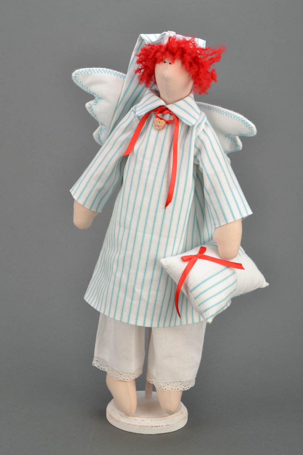 Bambola bella in stoffa fatta a mano pupazzo tessile originale angelo
 foto 1