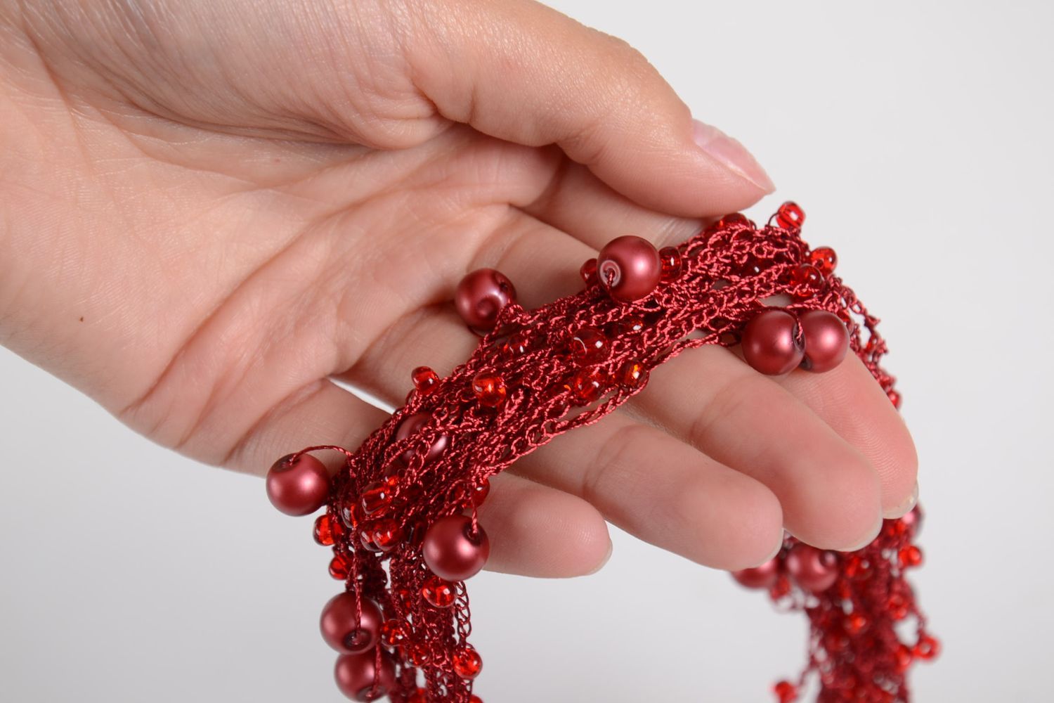 Collier textile Bijou fait main Accessoire femme fils bordeaux perles plastiques photo 10