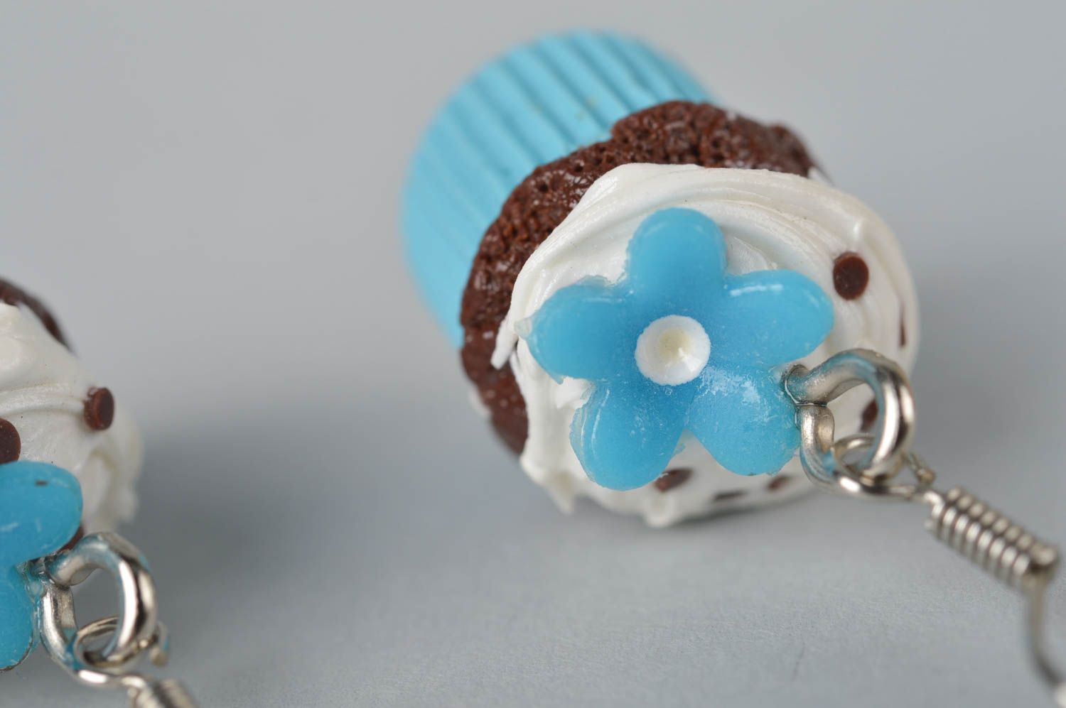 Модные серьги украшение ручной работы серьги из полимерной глины Голубые кексы фото 4