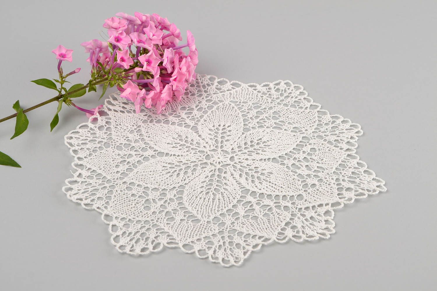 Napperon blanc fait main Textile de table tricoté ajouré Décoration maison photo 1